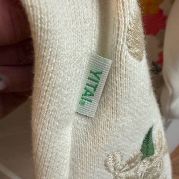 Yitai Mille Fleurs Embroidery Sweater Large NWT - Picture 9 of 15